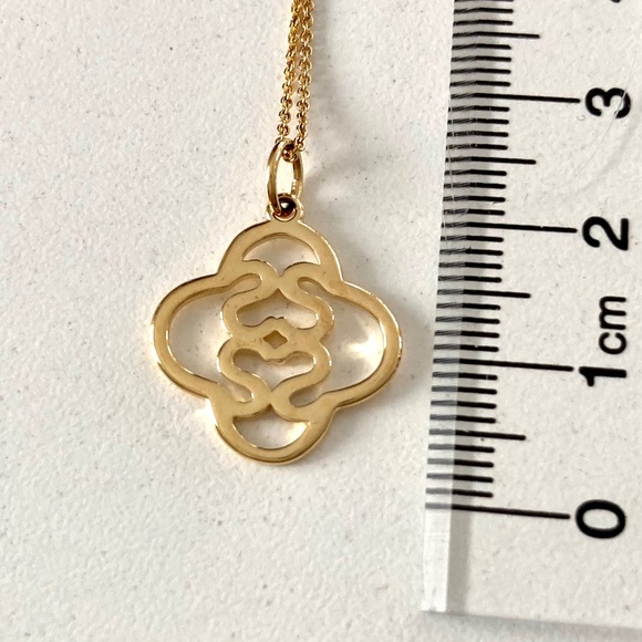 Stella & Dot Delicate Chain Necklace with Clover "S" Charm - Gold - Picture 3 of 4